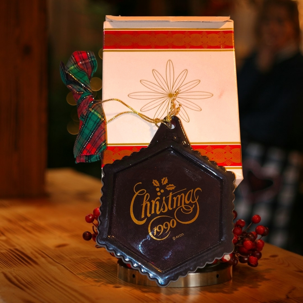 ♦️Avon Dark Blue Hexagon Christmas 1990 Ornament with Gold Lettering